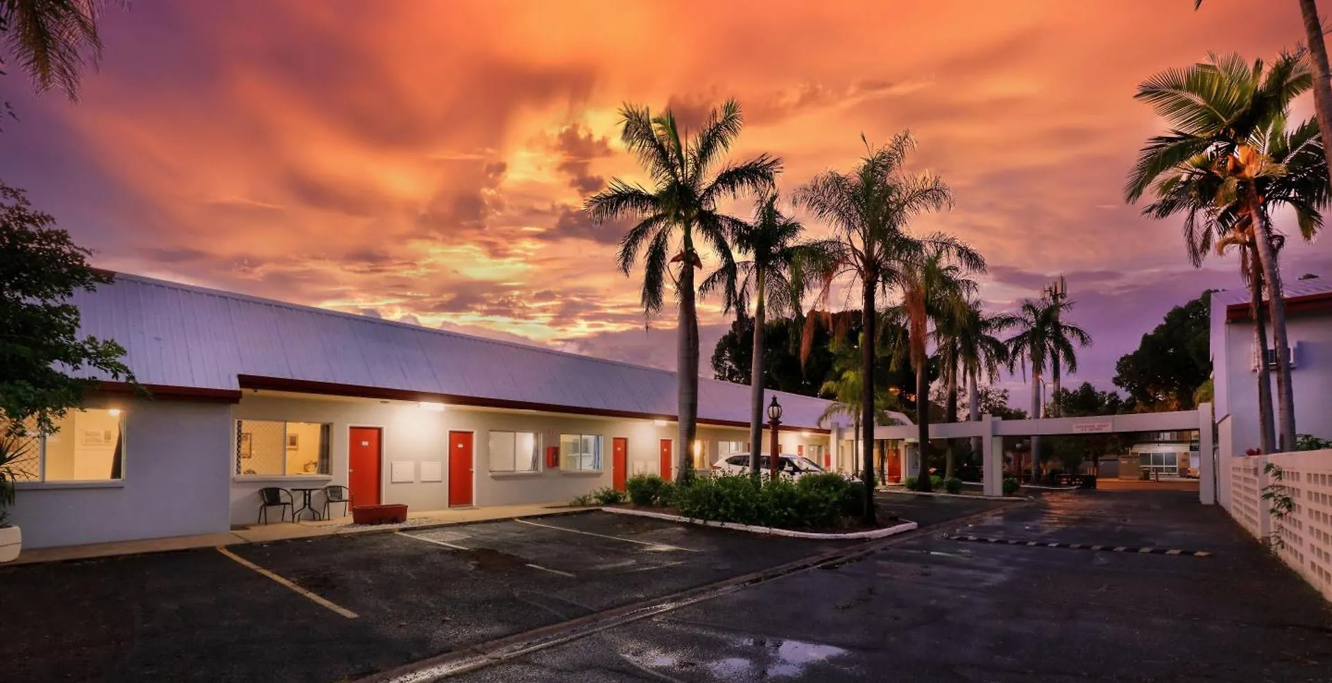 **** Motel Emerald Central Hotel Official Australia