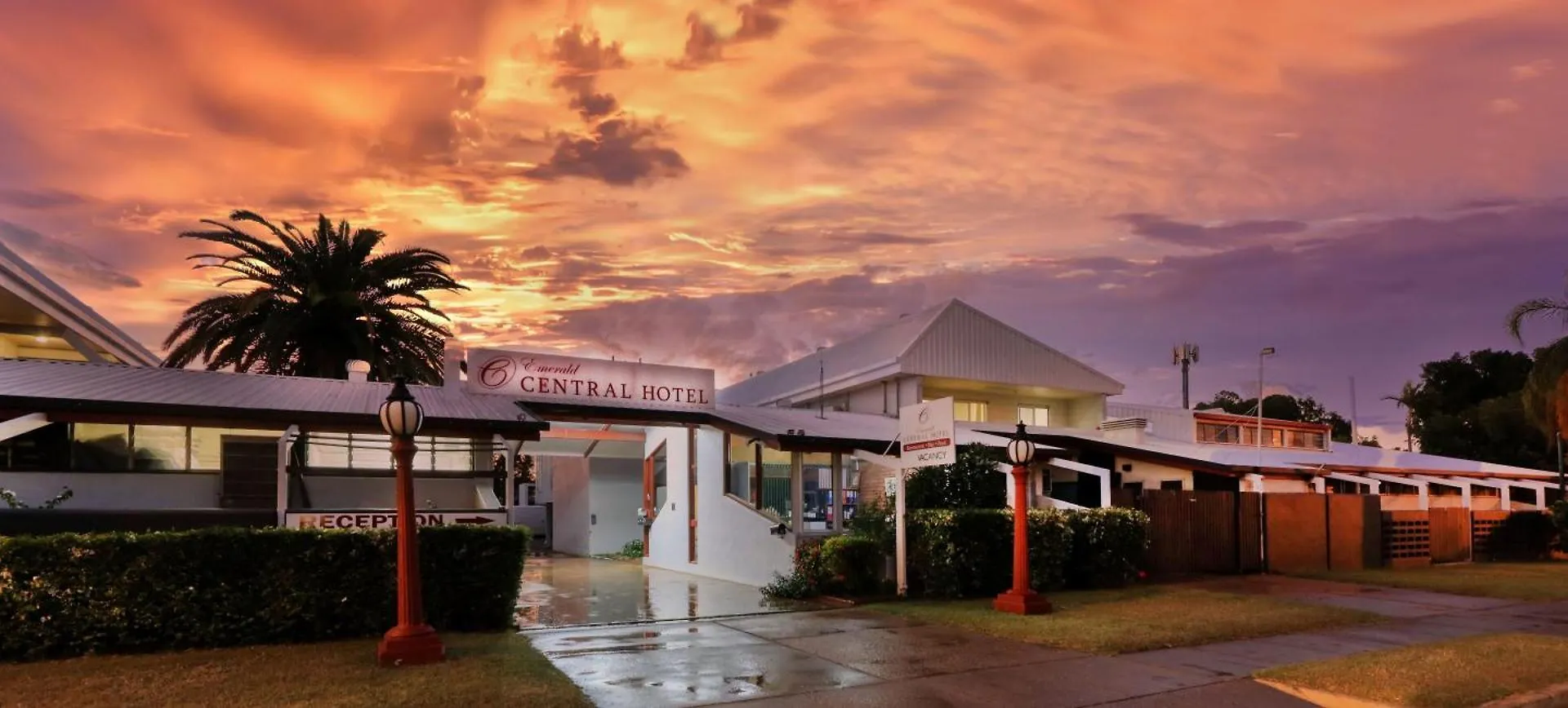 Emerald Central Hotel Official location