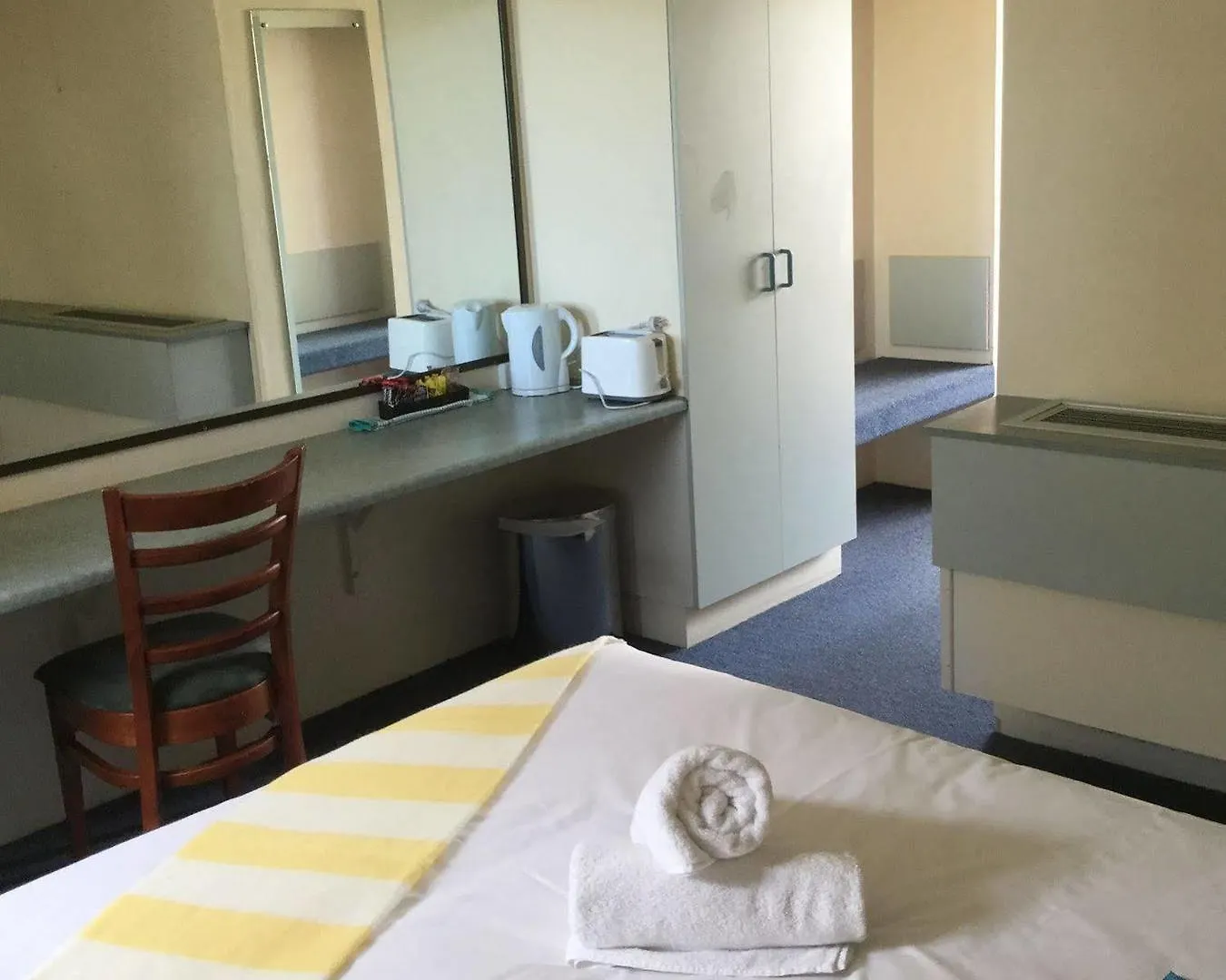**** Motel Emerald Central Hotel Official Australia