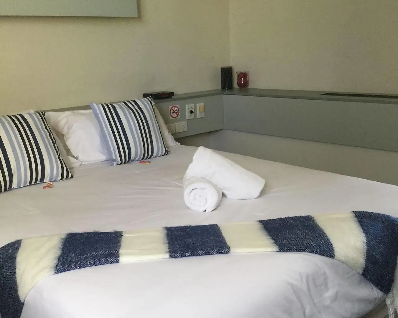 Emerald Central Hotel Official