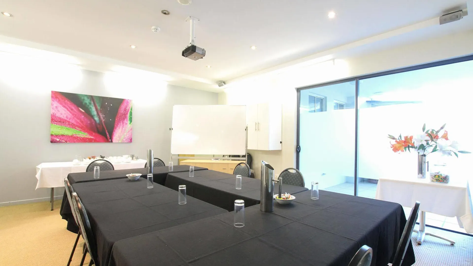 Emerald Central Hotel Official 4*,  Australia